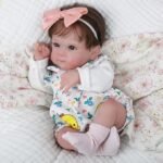 Bebê Reborn Boneca Silicone Menina Realista Olhos Azuis 48cm Com Acessórios